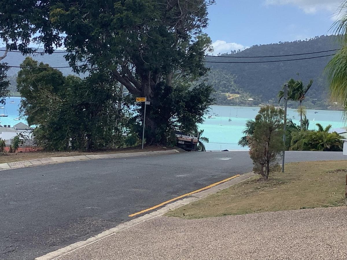 Oceanview Apartment Airlie Beach Bagian luar foto