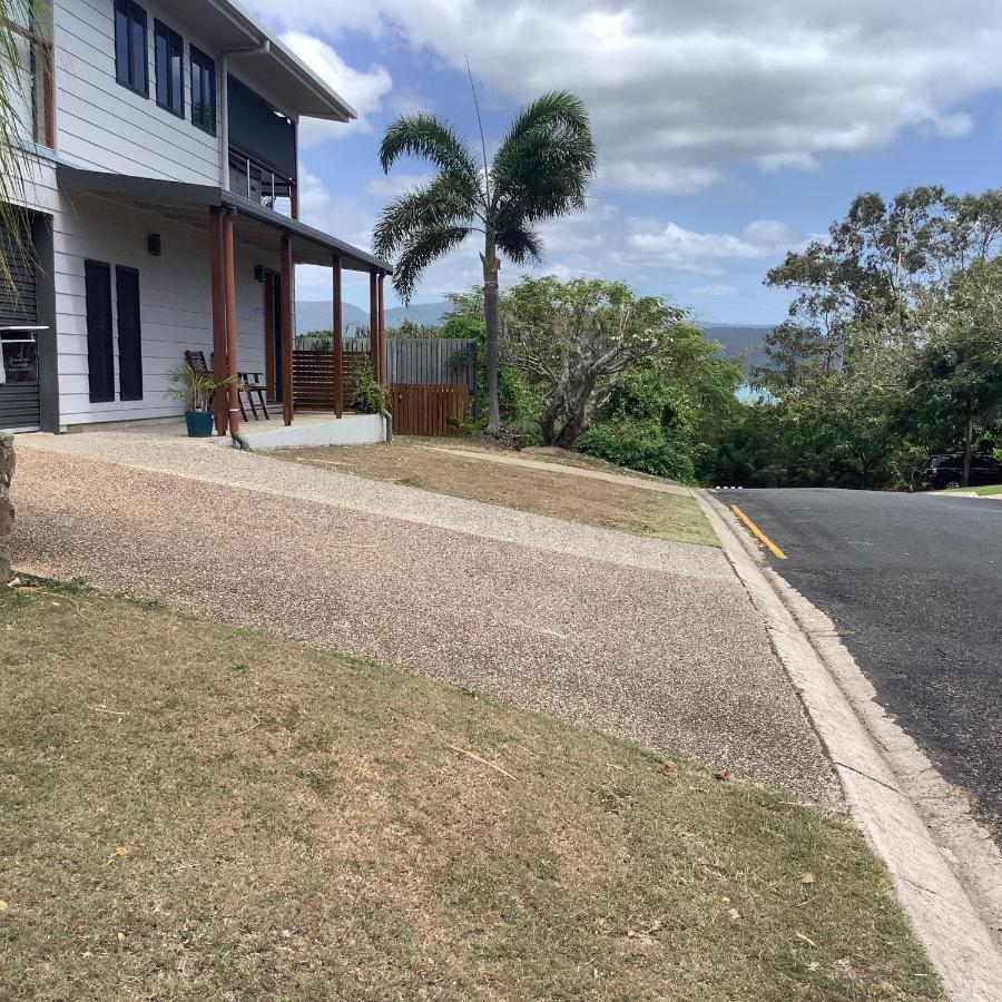 Oceanview Apartment Airlie Beach Bagian luar foto